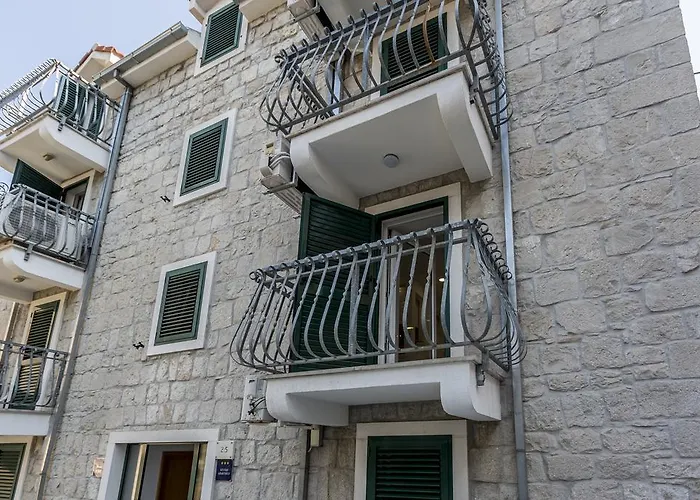 Split Center Apartments