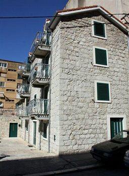 Center Apartment *